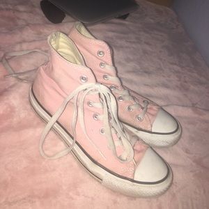 light pink converse
